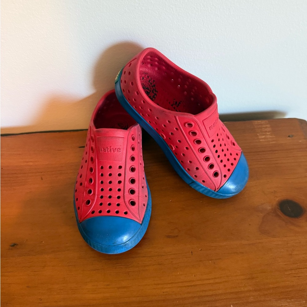 Native red and blue